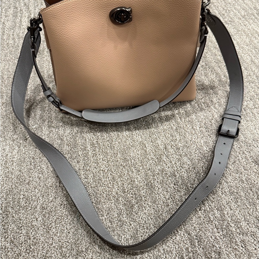 Coach Beige and Gray Leather Shoulder Bag